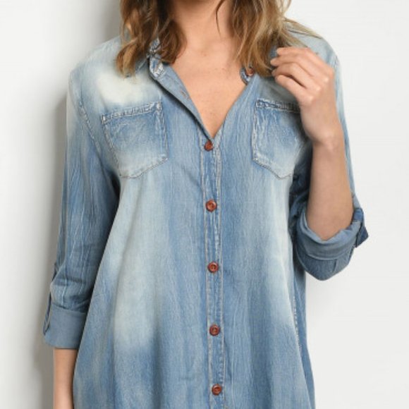 LIGHT BLUE BUTTON DOWN DENIM DRESS - Picture 2 of 7